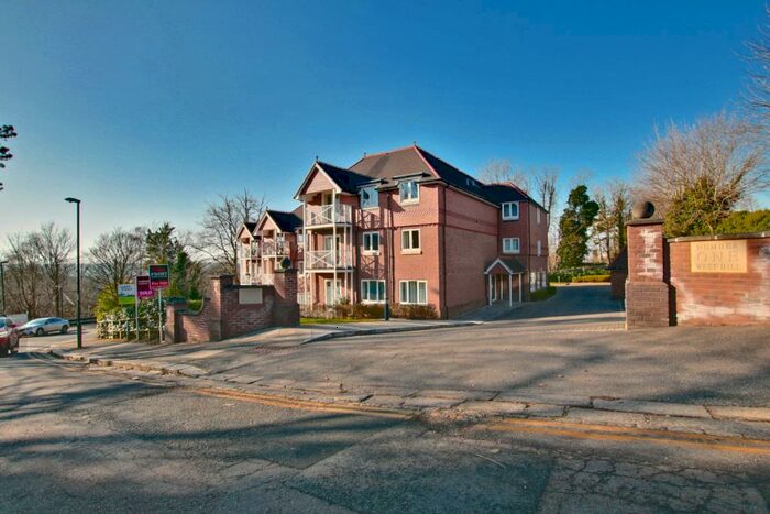 2 Bedroom Apartment To Rent In West Hill, South Croydon, CR2