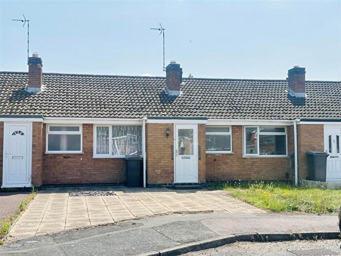 1 Bedroom Terraced Bungalow For Sale In Huntsmans Way, Rushey Mead, Leicester, LE4