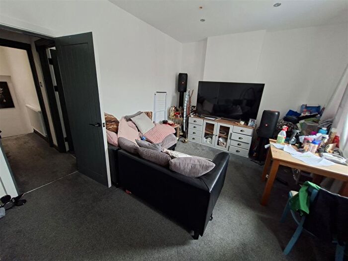 1 Bedroom Flat For Sale In Carlisle Street, Splott, Cardiff, CF24