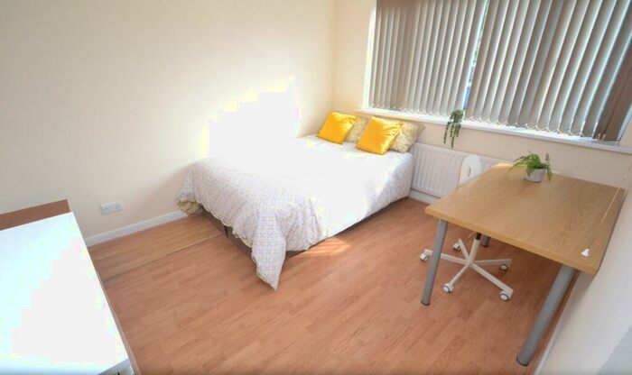 6 Bedroom Detached House To Rent In Arnesby Road, Lenton, Nottingham, NG7