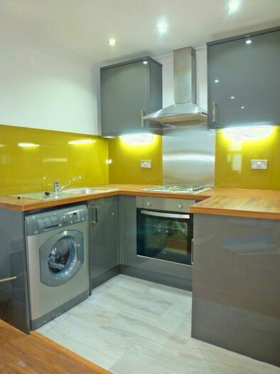 2 Bedroom Flat To Rent In Albany Road, Roath, Cardiff, CF24