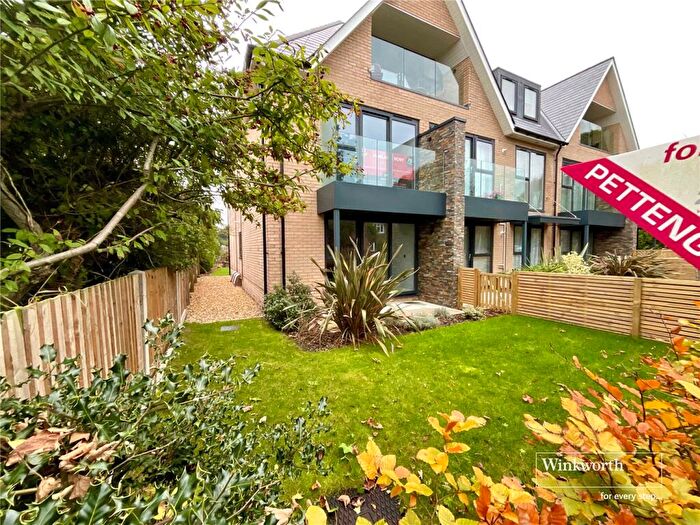 2 Bedroom Apartment To Rent In Wortley Road, Highcliffe, Christchurch, Dorset, BH23