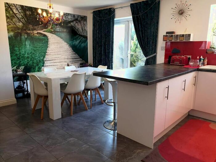 3 Bedroom End Of Terrace House To Rent In Reigate Avenue, Sutton, London, SM1