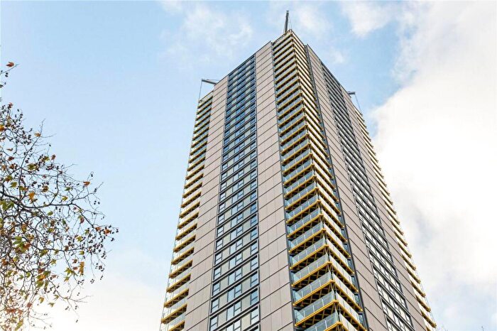 2 Bedroom Flat To Rent In Uncle Elephant & Castle, Elephant And Castle, London, SE11