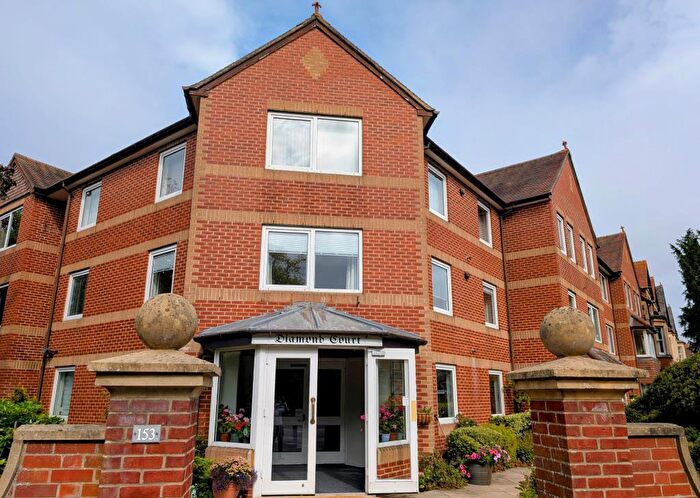2 Bedroom Flat For Sale In Summertown, Oxford, OX2