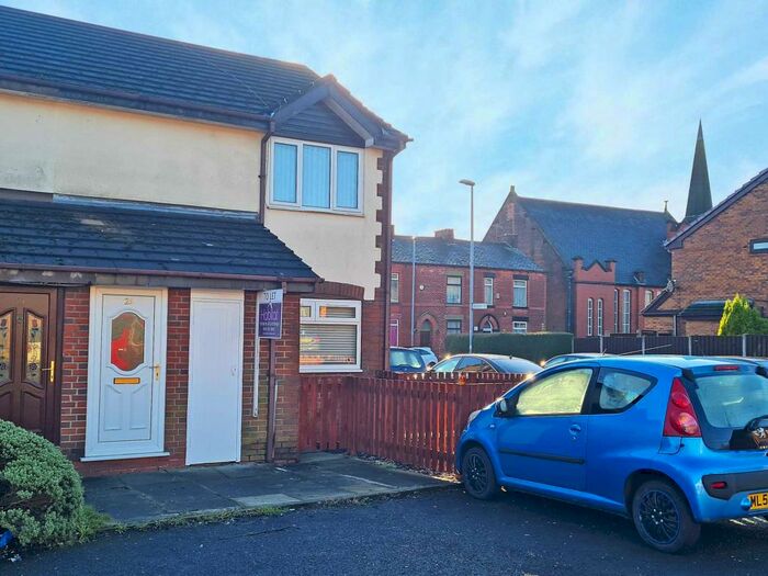 1 Bedroom Flat To Rent In Boston Street, Hathershaw, OL8