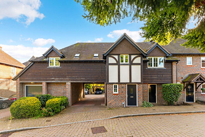 2 Bedroom Flat For Sale In Clement Court, Chawton, GU34