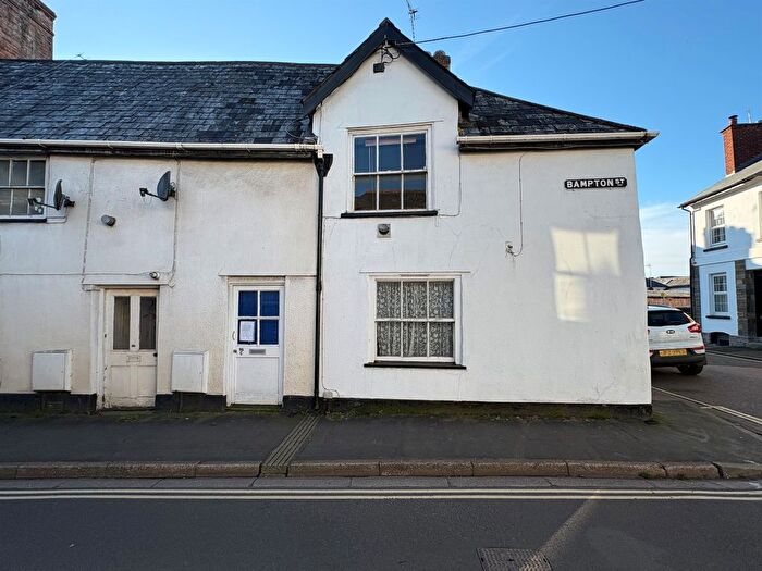 2 Bedroom Terraced House For Sale In Bampton Street, Tiverton, EX16