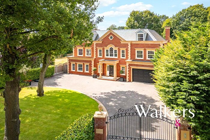 6 Bedroom Detached House For Sale In Heronway, Hutton Mount, CM13