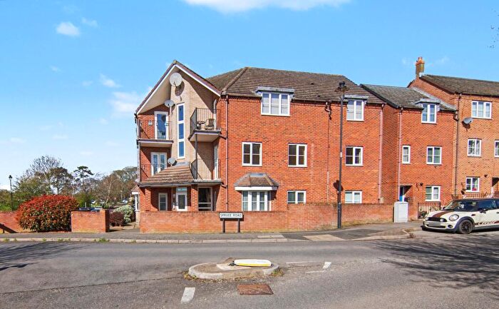 2 Bedroom Flat For Sale In Spruce Road, Nuneaton, CV10