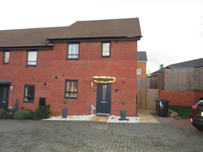 3 Bedroom End Of Terrace House For Sale In Pinnels Road, Wellingborough, NN8