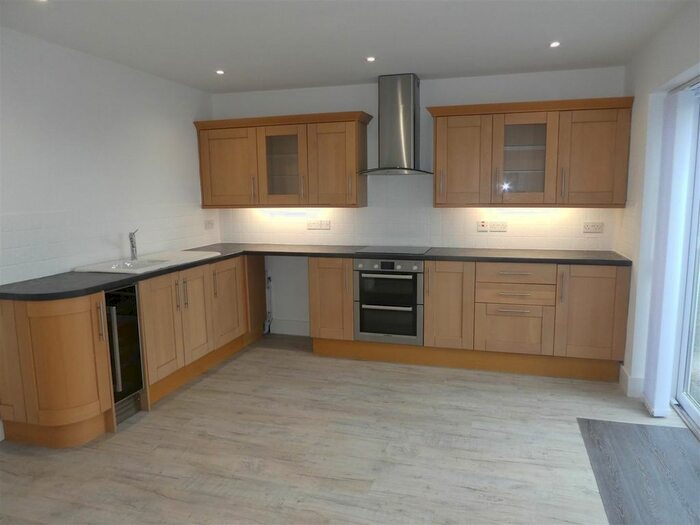 3 Bedroom Semi-Detached House To Rent In Beaumont Crescent, St. Thomas, Swansea, SA1