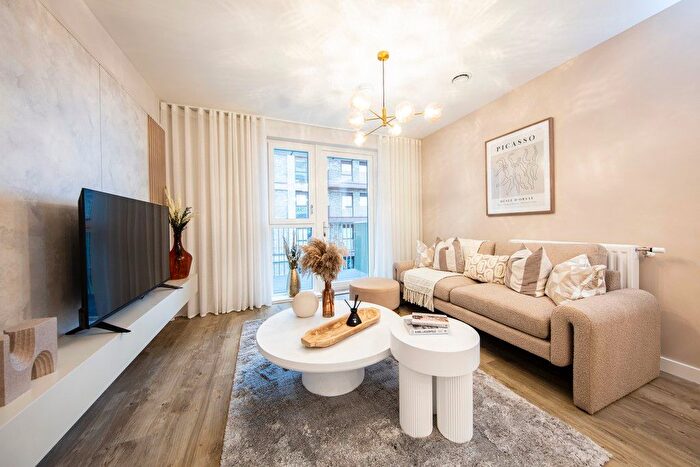 1 Bedroom Flat For Sale In North Woolwich Road, London, London, E16
