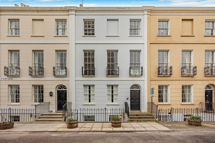 1 Bedroom Flat For Sale In Bath Road, Cheltenham, Gloucestershire, GL53