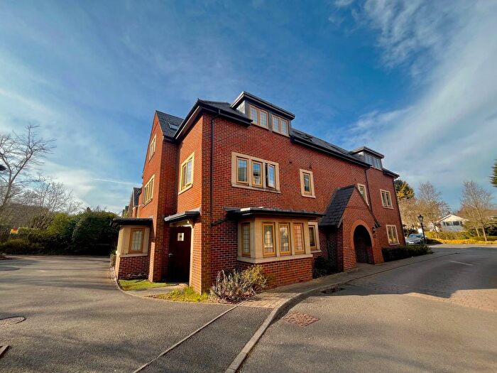 2 Bedroom Flat To Rent In London Road, Ascot, SL5