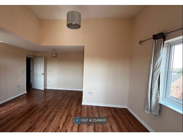 2 Bedroom Flat To Rent In Millwater House, Swindon, SN3