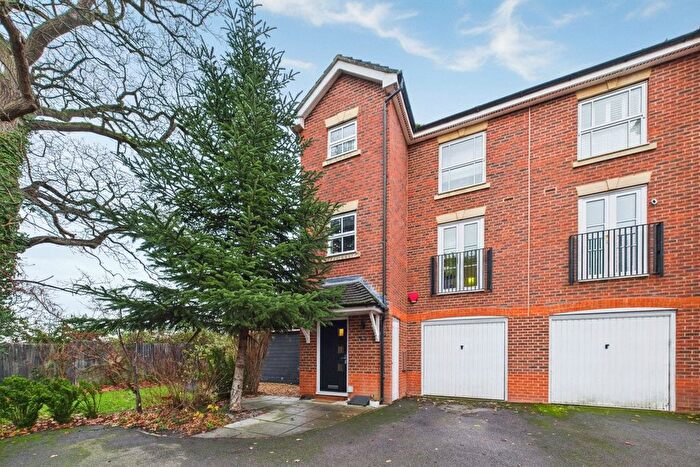 4 Bedroom Semi Detached House For Sale In Attwood Drive, Arborfield, Wokingham, Berkshire, RG2