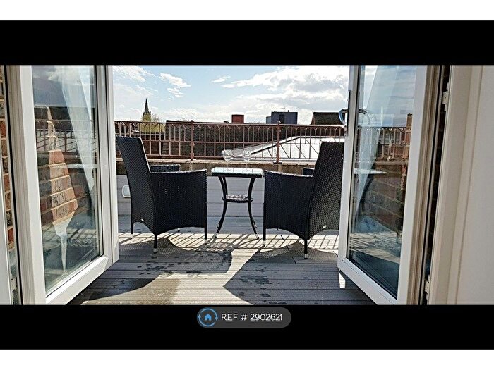1 Bedroom Flat To Rent In Amberley Place, Windsor, SL4