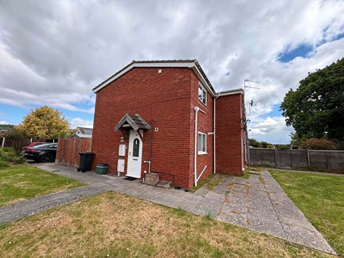 2 Bedroom Flat To Rent In Heron Close, Mead Vale, Weston-super-Mare, BS22