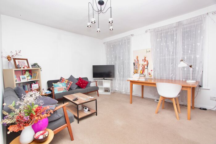 1 Bedroom Flat To Rent In Albion Road, Stoke Newington, London, N16