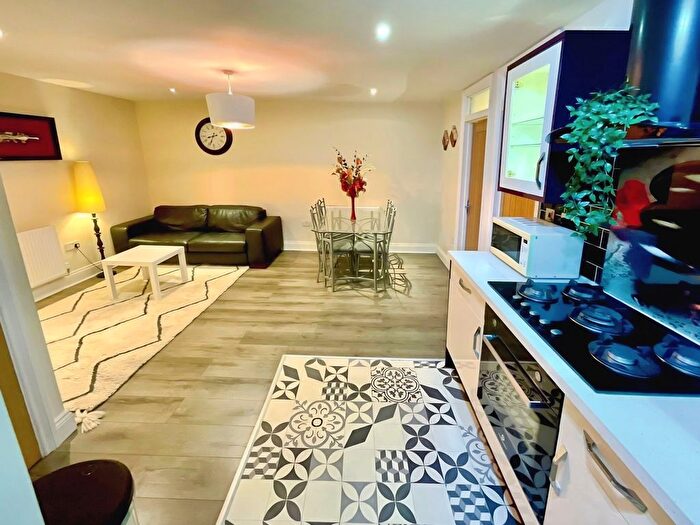 2 Bedroom Flat To Rent In Tudor Street, Cardiff, CF11