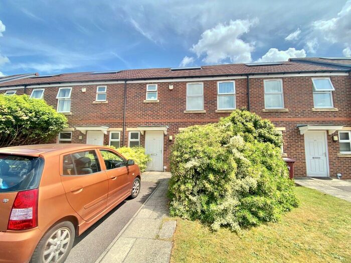 3 Bedroom Terraced House To Rent In Church Drive, Shirebrook, NG20