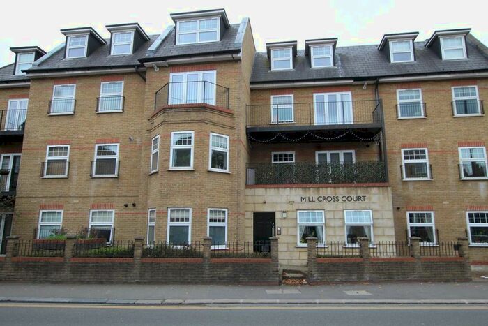 2 Bedroom Flat To Rent In Windmill Road, Brentford, TW8