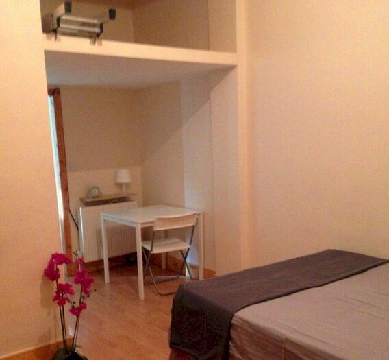 Studio To Rent In Talgarth Road, London, W14