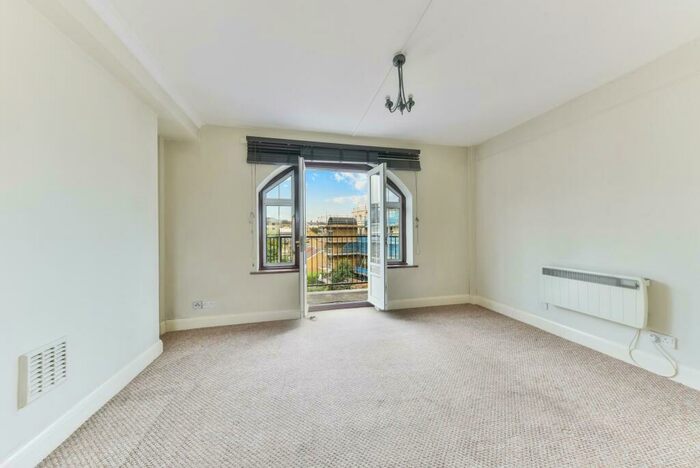 2 Bedroom Apartment To Rent In Riverside Mansions, Milk Yard, E1W