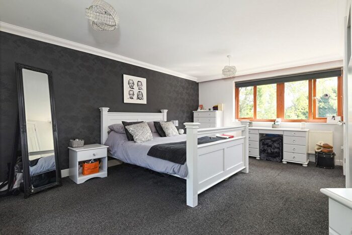 6 Bedroom Detached House For Sale In Finn Farm Road, Kingsnorth, TN23