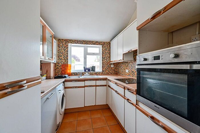 3 Bedroom Property To Rent In Glenfarg Road, Catford, London, SE6