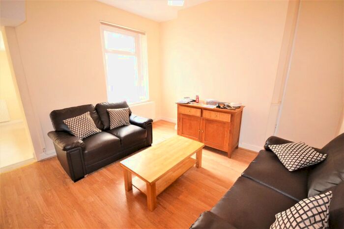 4 Bedroom Property To Rent In St Helens Avenue, Brynmill, Swansea, SA1