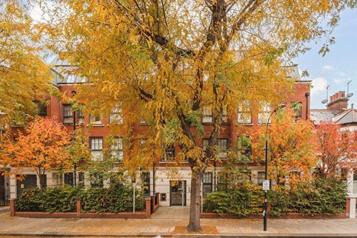 2 Bedroom Flat For Sale In Wolverton Gardens, London, W6