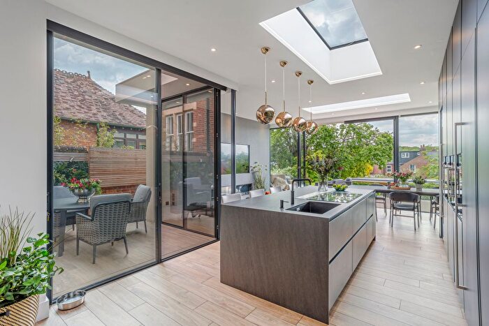 5 Bedroom Semi-Detached House To Rent In Iffley Road, Oxford, OX4