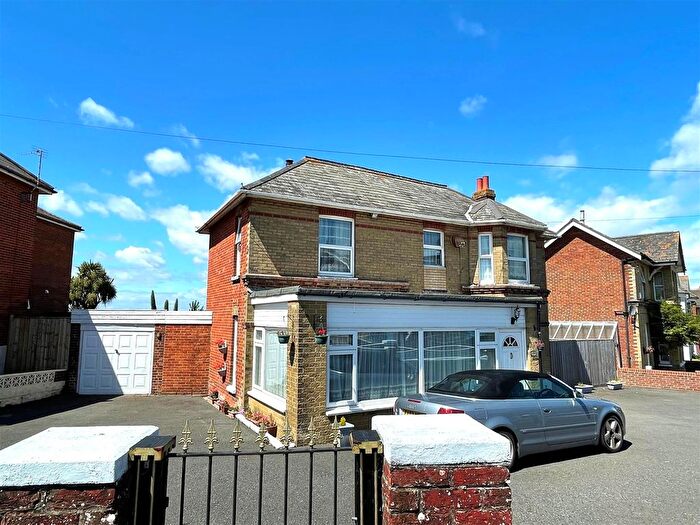 5 Bedroom Property For Sale In Wilton Park Road, Shanklin, PO37