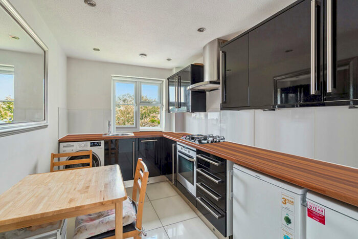 1 Bedroom Apartment To Rent In Parkfield Avenue, Harrow, HA2