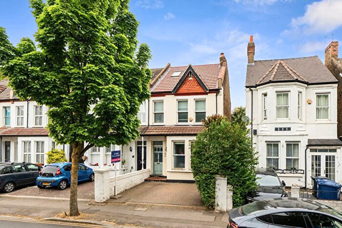 5 Bedroom Semi-Detached House For Sale In Gordon Road, Ealing, London, W13