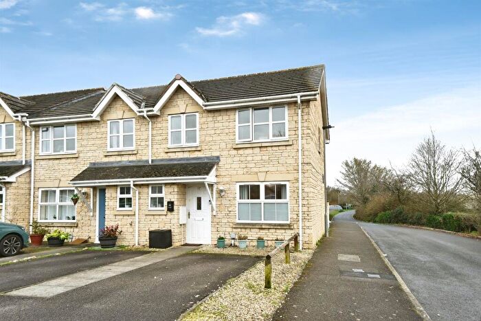 4 Bedroom End Of Terrace House For Sale In Blackwellhams, Chippenham, SN15