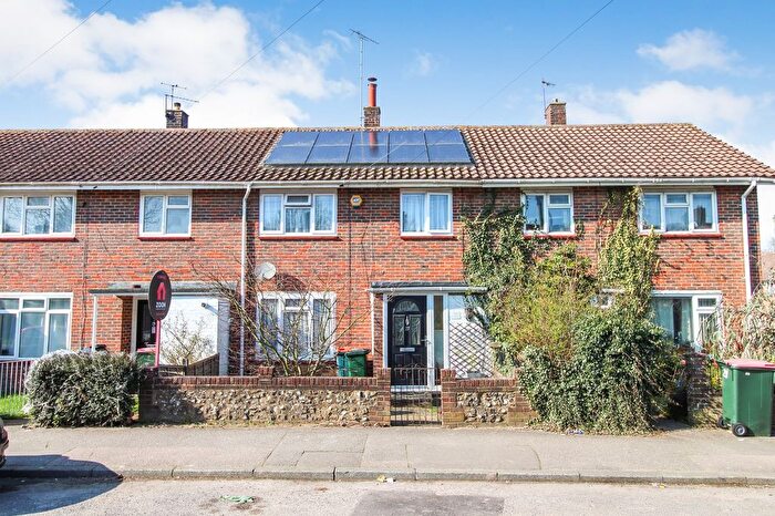 3 Bedroom Terraced House For Sale In Martyrs Avenue, Crawley, West Sussex., RH11