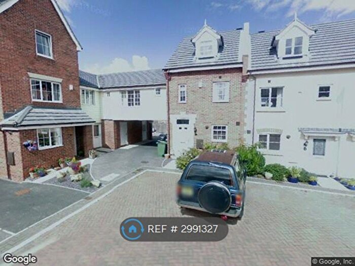 1 Bedroom Flat To Rent In Woodhead Close, Ossett, WF5