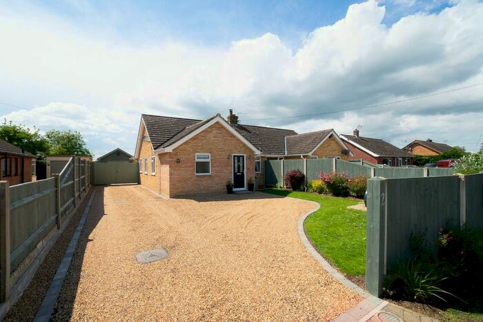 4 Bedroom Semi-Detached Bungalow For Sale In The Street, Tivetshall St. Mary, Norwich, NR15