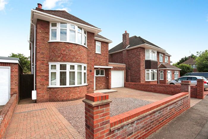 3 Bedroom Detached House For Sale In Charnwood Close, Peterborough, PE2