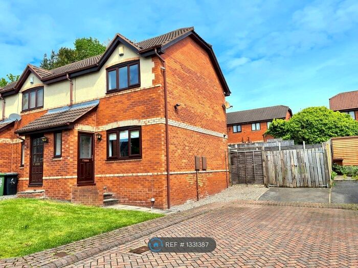 2 Bedroom Semi-Detached House To Rent In Pembroke Drive, Morley, Leeds, LS27