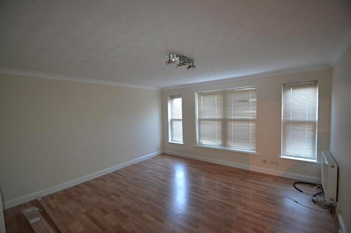 3 Bedroom Flat To Rent In Millacres | Station Road, Ware, SG12