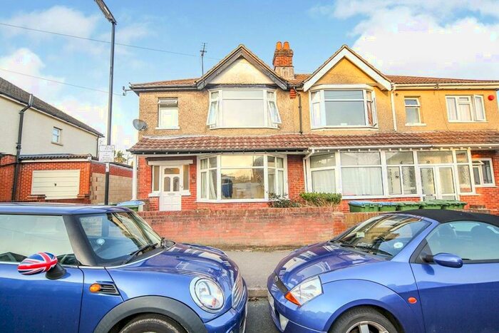 5 Bedroom Semi-Detached House To Rent In Blenheim Gardens, Southampton, Hampshire, SO17