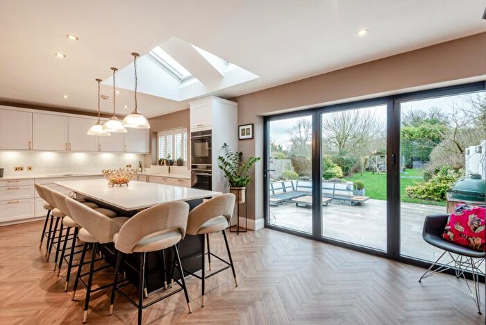 5 Bedroom Semi Detached House For Sale In Watford Road, St. Albans, Hertfordshire, AL2