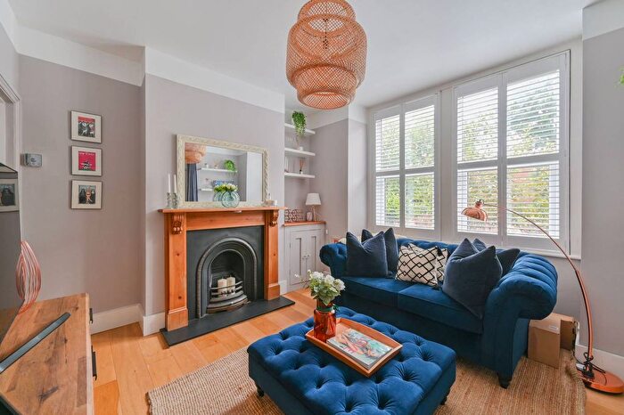 1 Bedroom Flat For Sale In Rectory Lane, Tooting, London, SW17