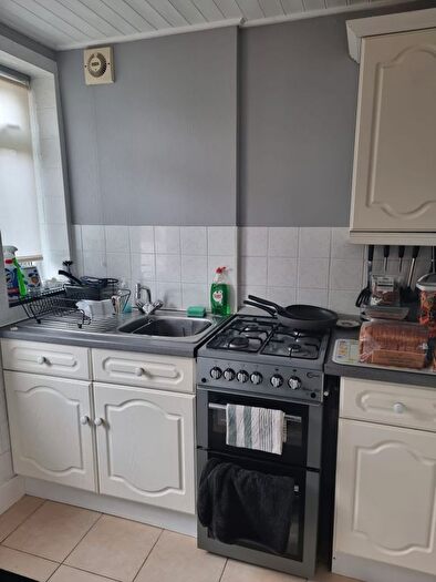 3 Bedroom Terraced House For Sale In Cedar Road, Cranford, TW4