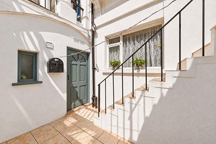 Studio For Sale In Gloucester Terrace, Bayswater, London, W2