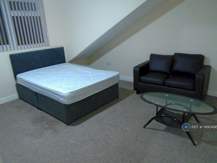 1 Bedroom Flat To Rent In Roundhay Road, Leeds, LS8